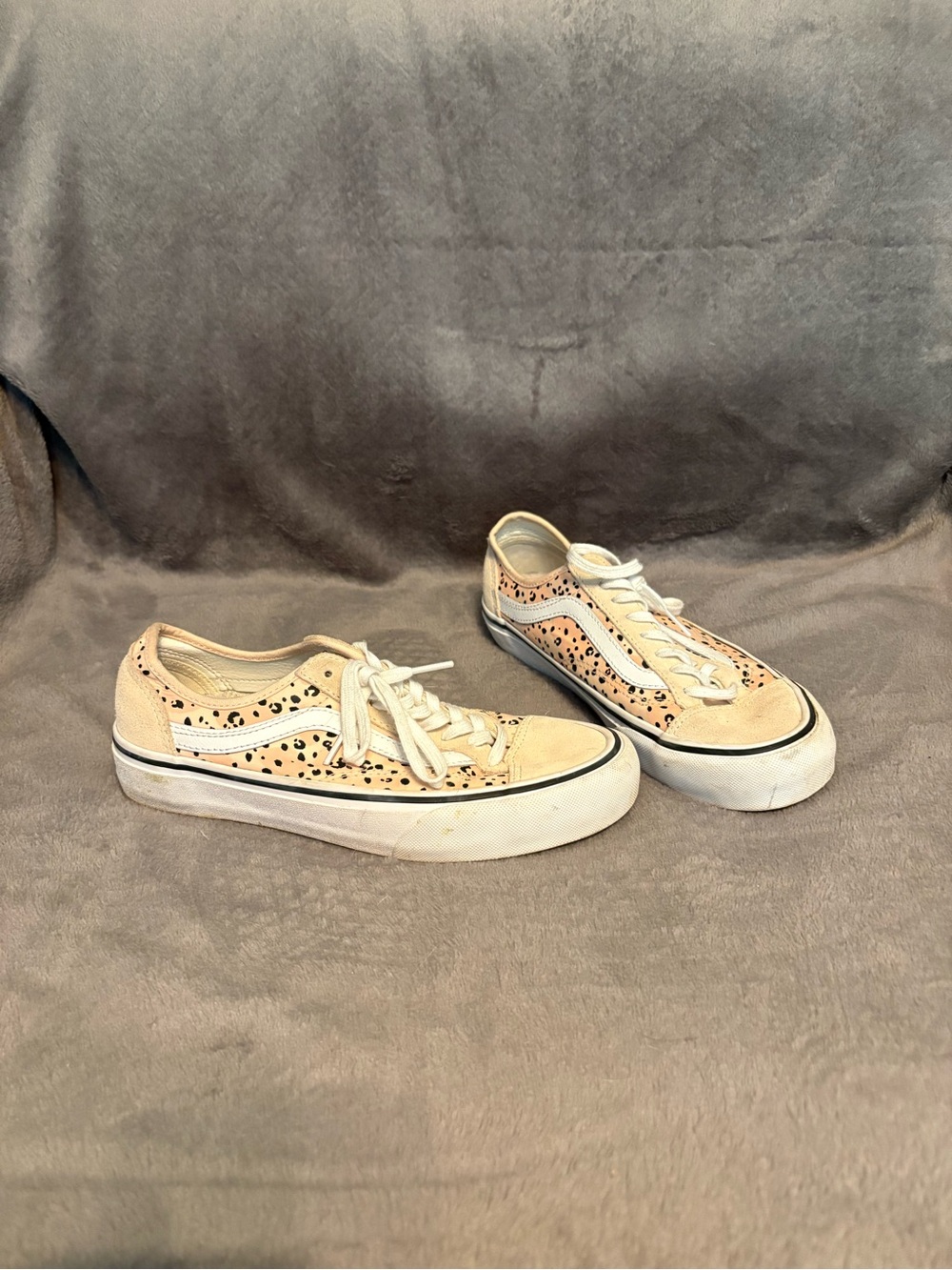 Leopard vans